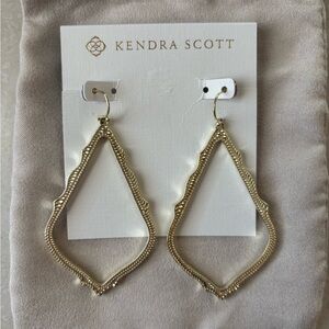Kendra Scott Sophee Drop Earrings in Gold